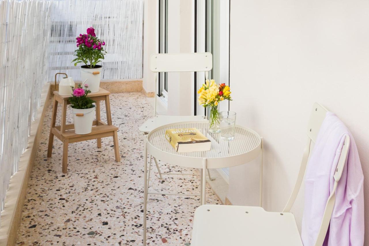 Effie'S Cozy Beach Front Apartment 레팀노 외부 사진