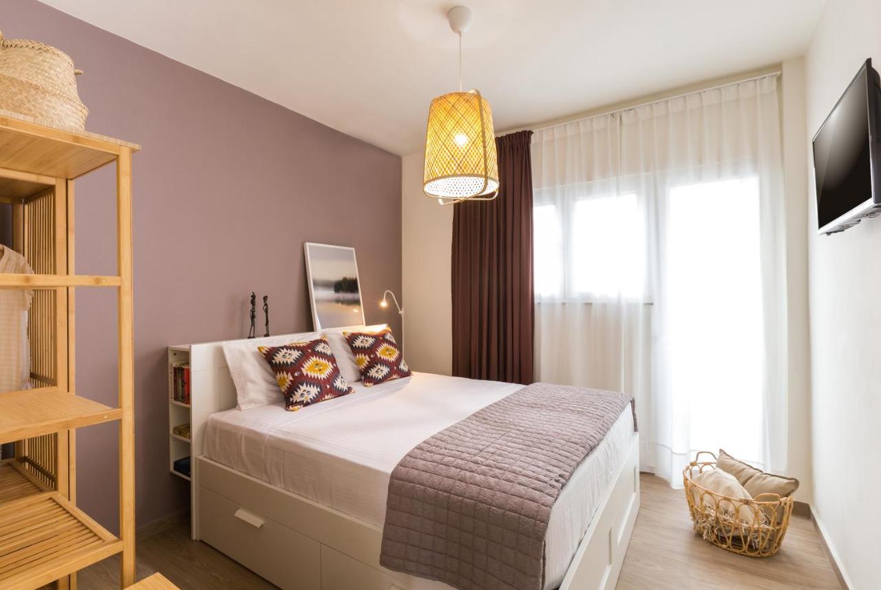 Effie'S Cozy Beach Front Apartment 레팀노 외부 사진
